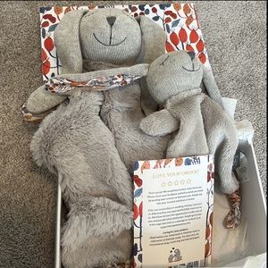 Yuppie Mommy Bonny & Bo Lovey Set